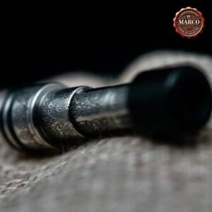 Drip Tip Minister MTL in acciaio inox inciso ArtBox By Marco – vista frontale