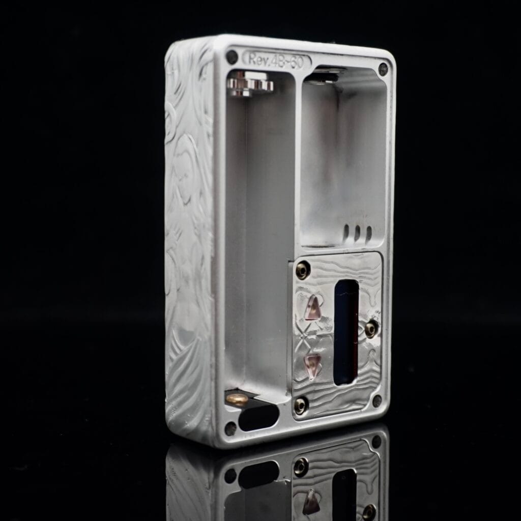 Museo Billet Box texture incisa su box svapo lavorata a mano