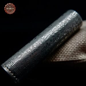 Dettaglio incisione laser Minister IV Floralis Noir texture ornamentale