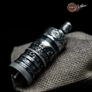 Dettaglio incisione rose su FeV 4.5+ con finitura mirror polish