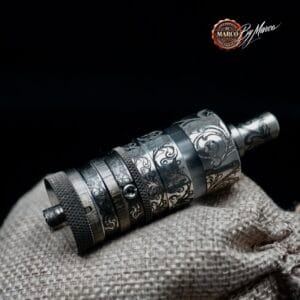 Atomizzatore FeV personalizzato incisione totale vista laterale