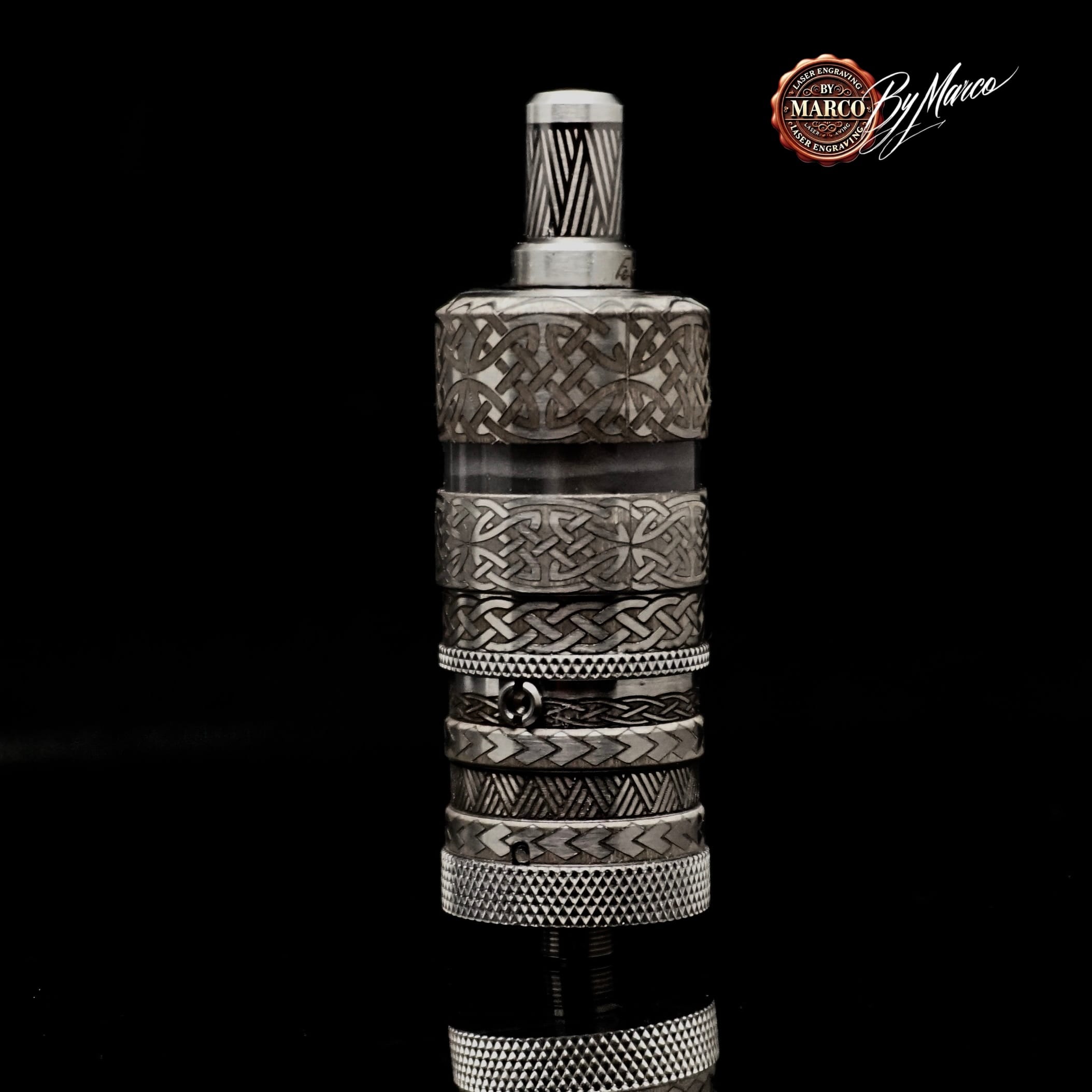 AtomizzatoreFeV 4.5S+ “CELTICA” – Knotwork Edition | ArtBox By Marco – Incisione 360° & Lucidatura aftermarket 2 “Dettaglio ghiera/zigrinatura FeV 4.5S+ CELTICA – lavorazione ArtBox”