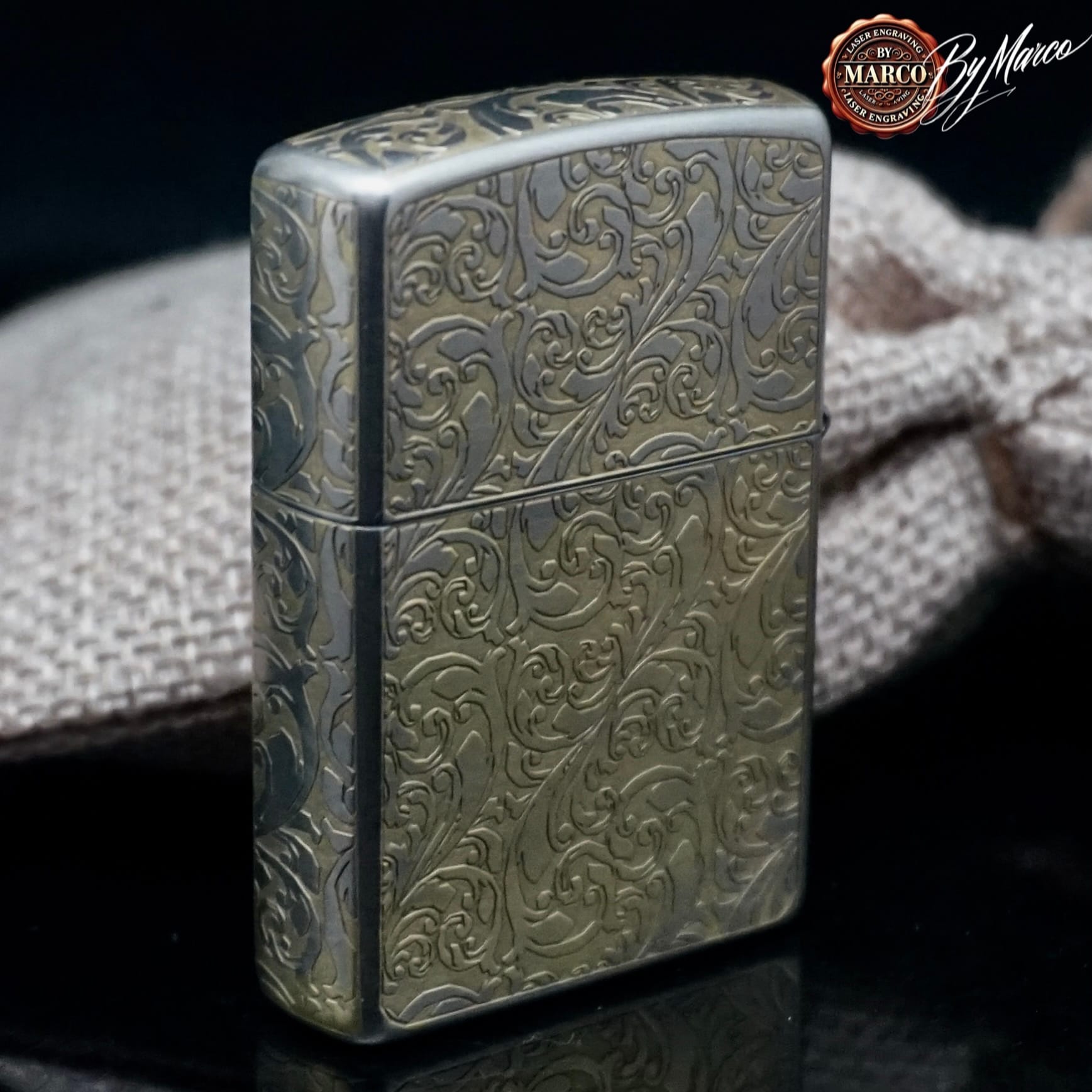 Zippo Barocco inciso No1 ArtBox By Marco Bologna MMSMOKE 2 Zippo Barocco inciso No1 ArtBox By Marco Bologna MMSMOKE - immagine 2