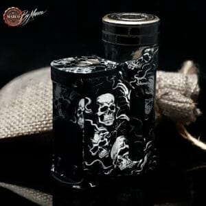 con incisione laser a tema teschi e fumo, realizzata con cura artigianale. mmsmoke bologna