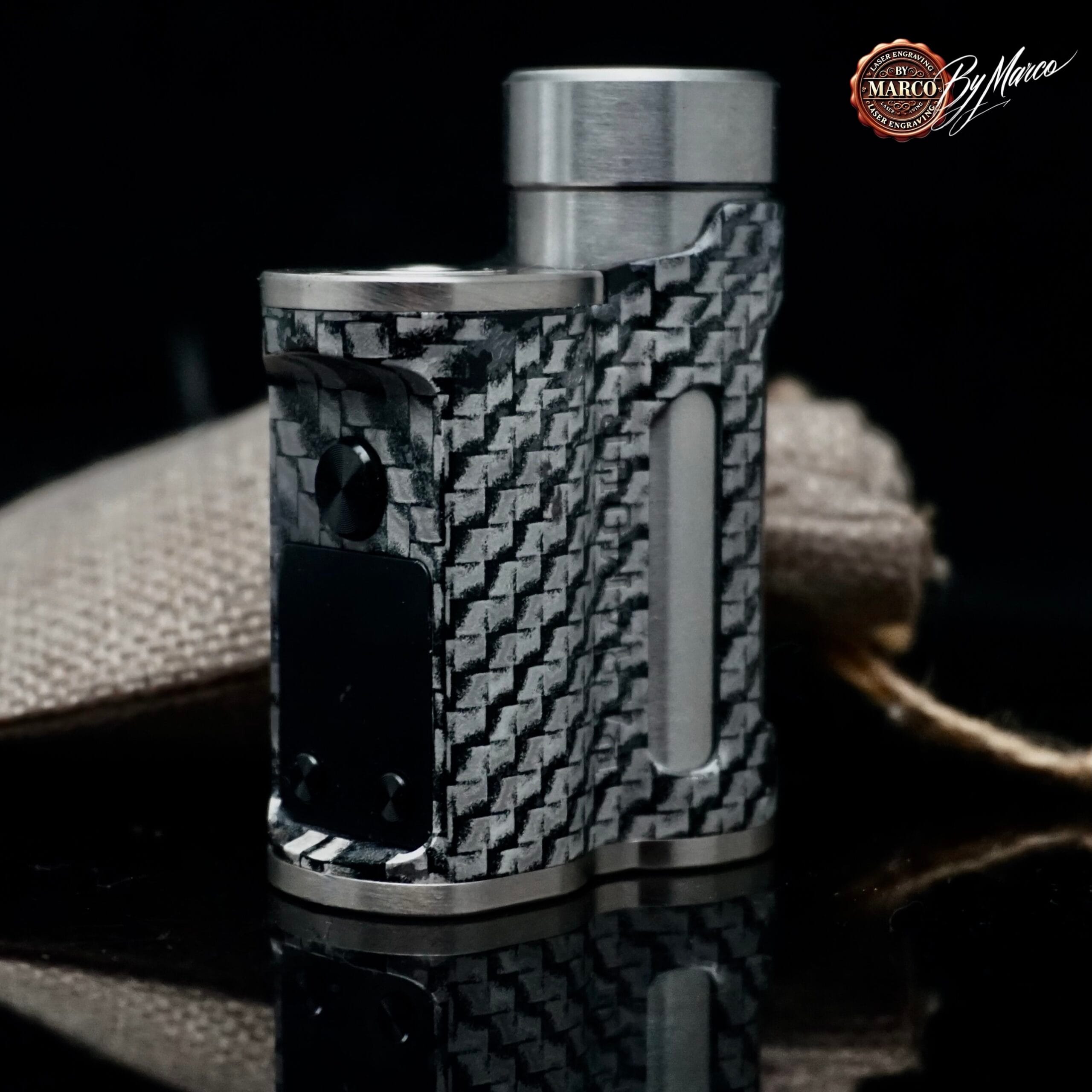 MoD PARAMOUR SbS DNA80C ENGRAVING CARBON ArtBox 1 MoD PARAMOUR SbS DNA80C ENGRAVING CARBON ArtBox