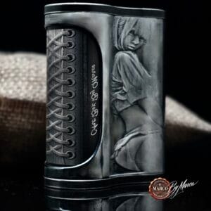 ArtBox Lady Shadow su More Ambition Mod AM60 con incisione laser 3D a rilievo e finitura canna di fucile.