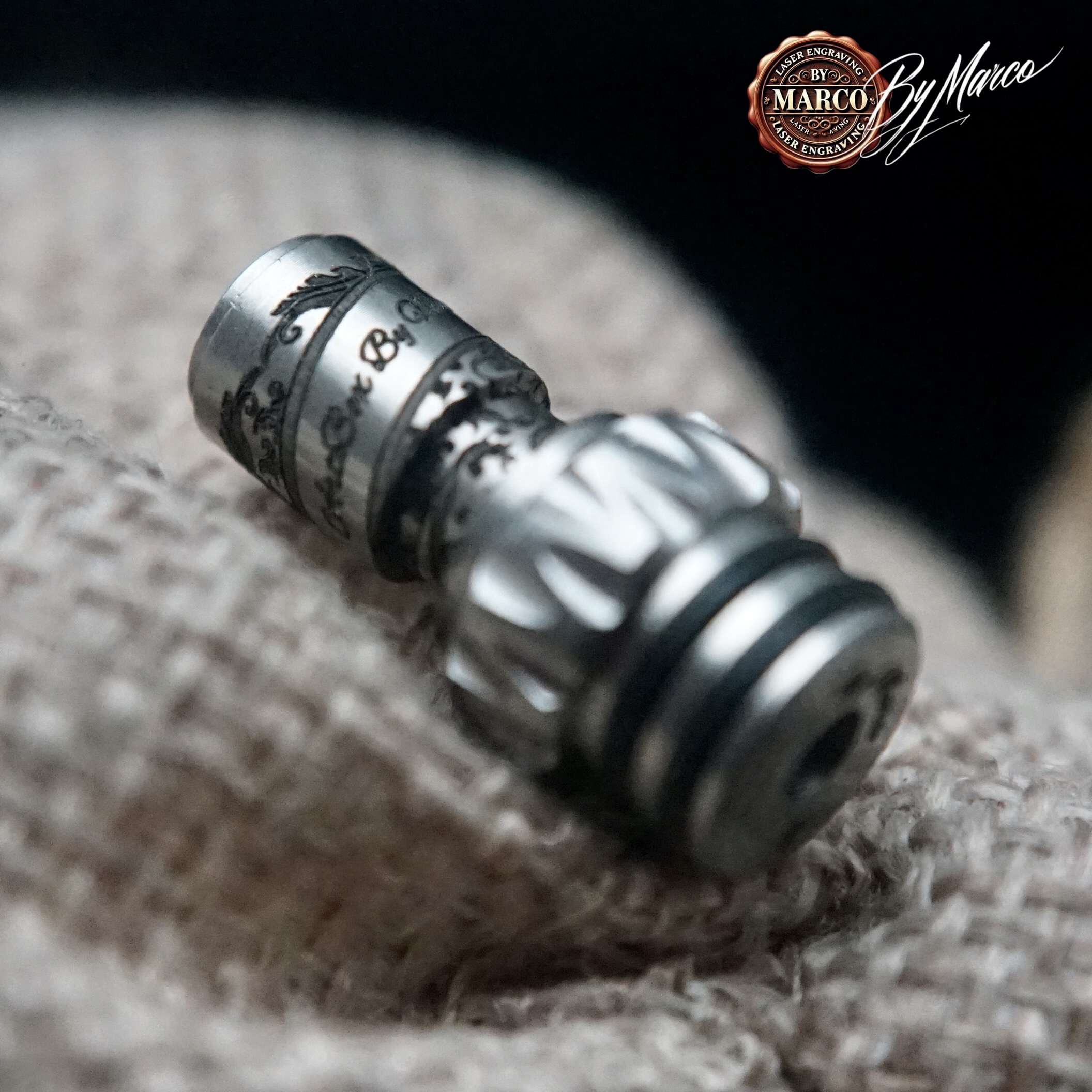 Hammer ArtBox By Marco – Drip Tip 510 Inciso 4 drip tip MTL in acciaio inciso venduto da mmsmoke.it a bologna da artbox by marco
